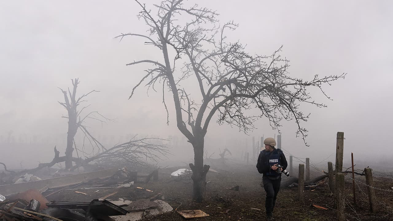 20 Days in Mariupol backdrop